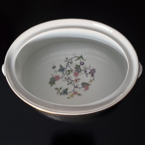 "Corona" Gold Trim 2Qt Casserole Dish Andrea by Sadek - Picture 6 of 15